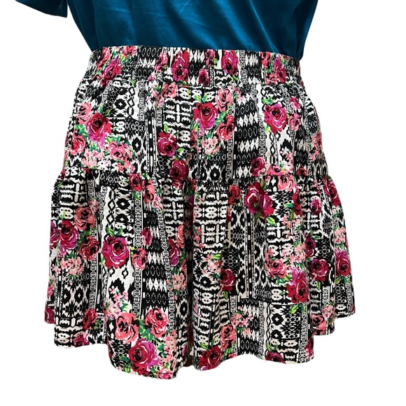 DEREK Skort Floral Rayon Flirty Soft Full Large - Picture 2 of 7